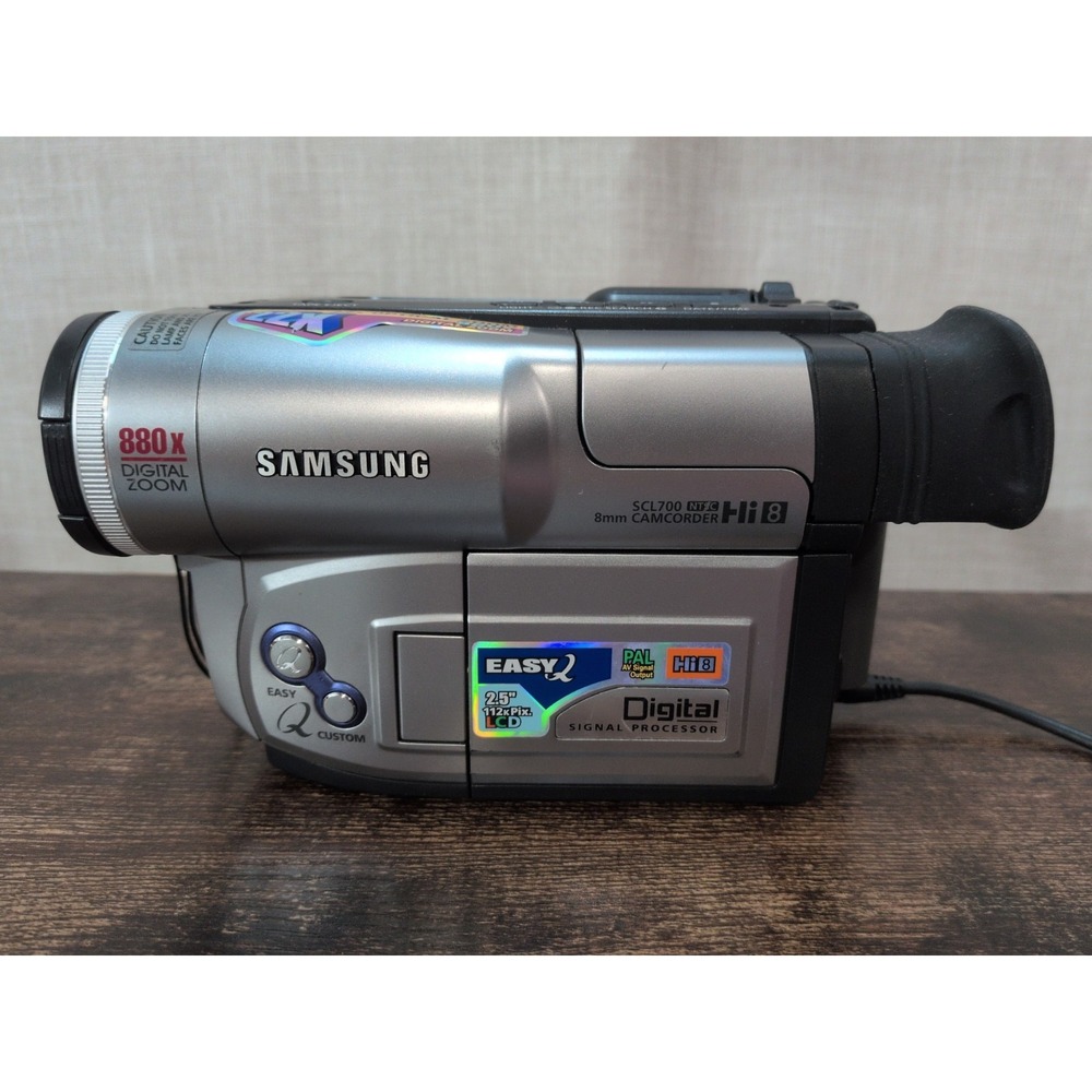 Samsung SCL700 SC-L700 HI8 HI 8 8mm Video8 Camcorder With Charger And Battery